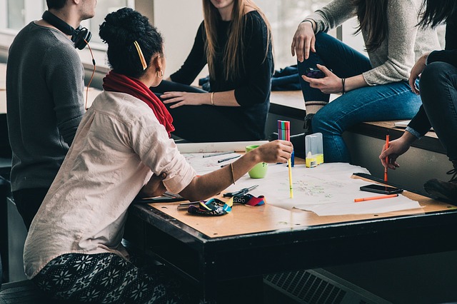Que Enseñarles a Adolescentes sobre Finanzas Personales